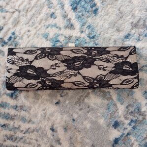 Jessica  McClinton clutch.